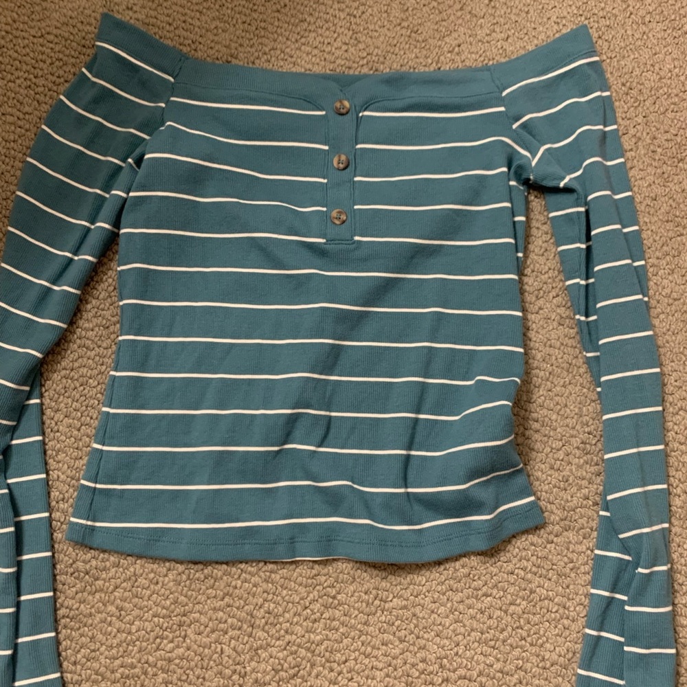 Off the shoulder long sleeve top